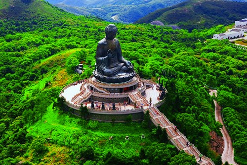Tiantan-Buddha-on-Lantau-Island.jpg